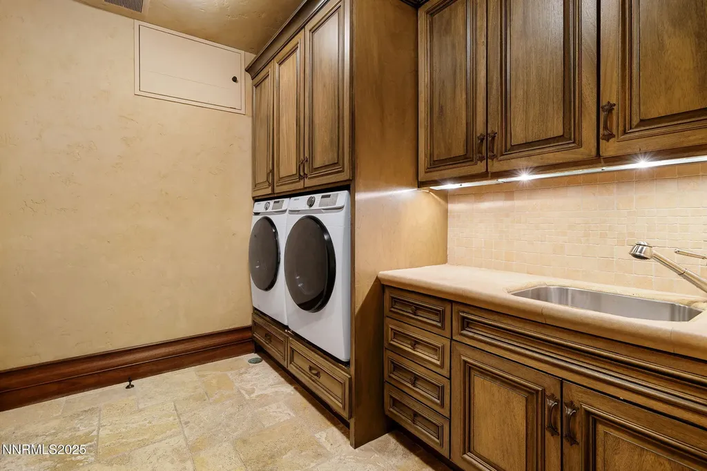 2490 Manzanita Reno NV 89509