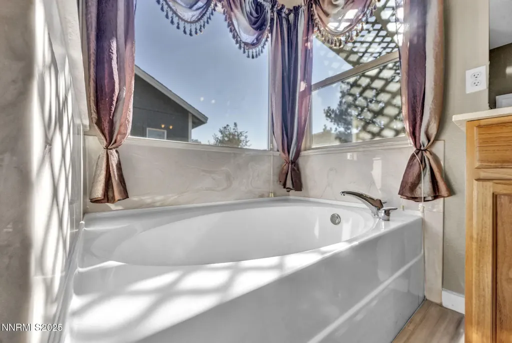 1031 Village Knoll Sparks NV 89436
