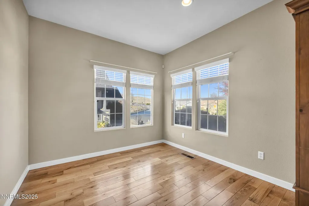1031 Village Knoll Sparks NV 89436