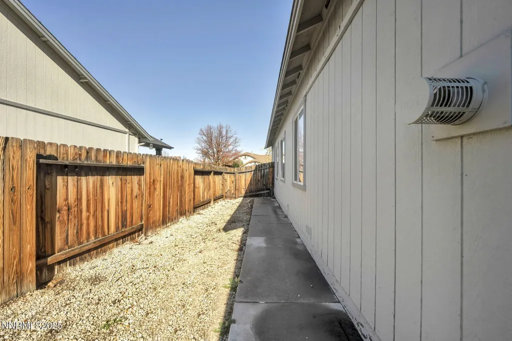 1031 Village Knoll Sparks NV 89436