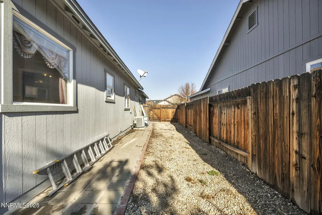 1031 Village Knoll Sparks NV 89436
