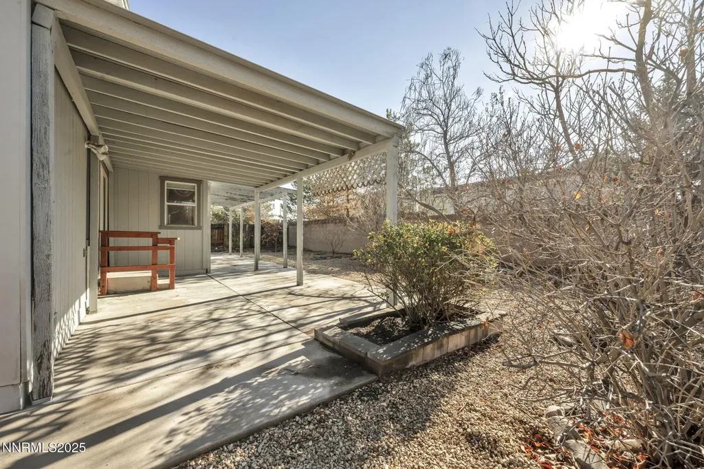 1031 Village Knoll Sparks NV 89436