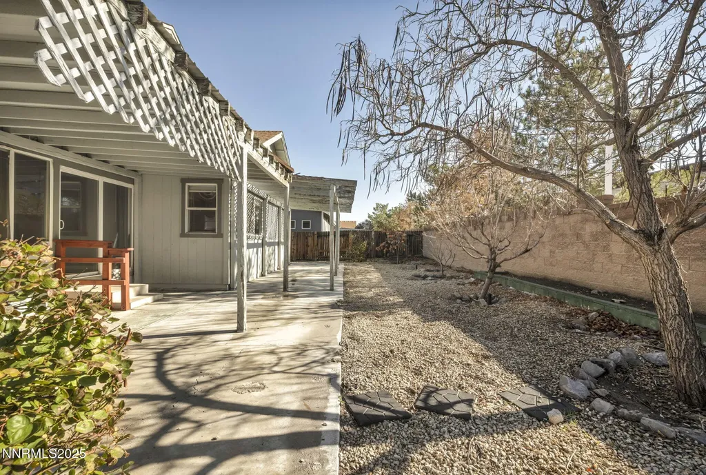 1031 Village Knoll Sparks NV 89436