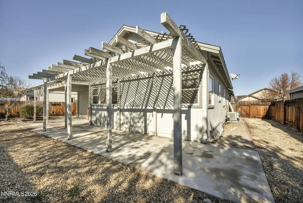1031 Village Knoll Sparks NV 89436