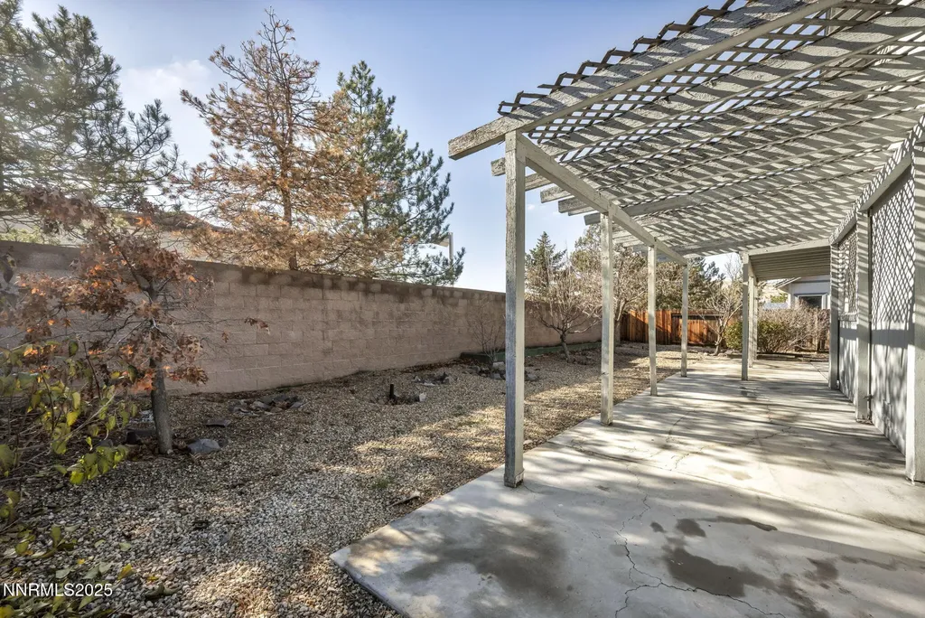 1031 Village Knoll Sparks NV 89436