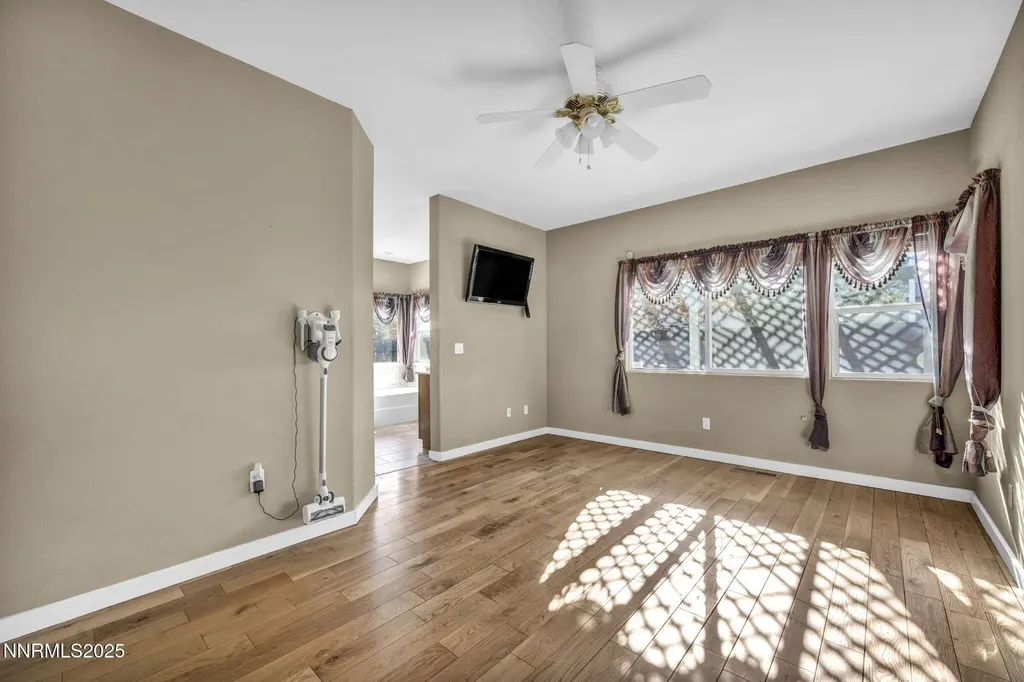 1031 Village Knoll Sparks NV 89436