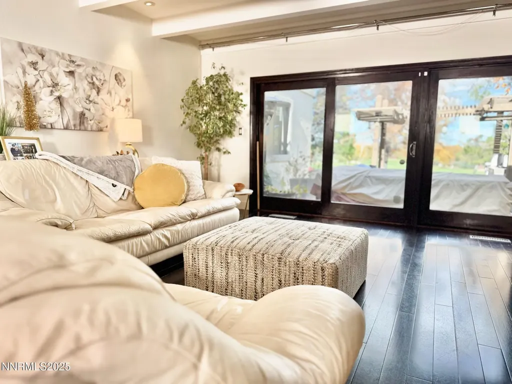 5012 Lakeridge Reno NV 89509