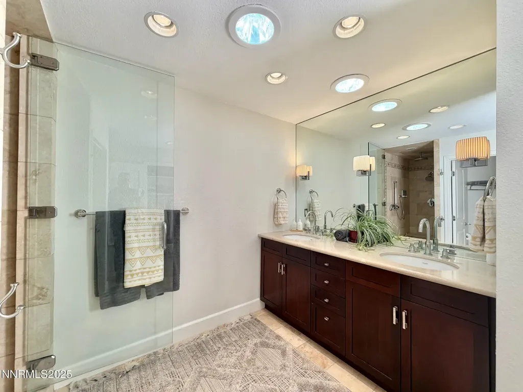 5012 Lakeridge Reno NV 89509