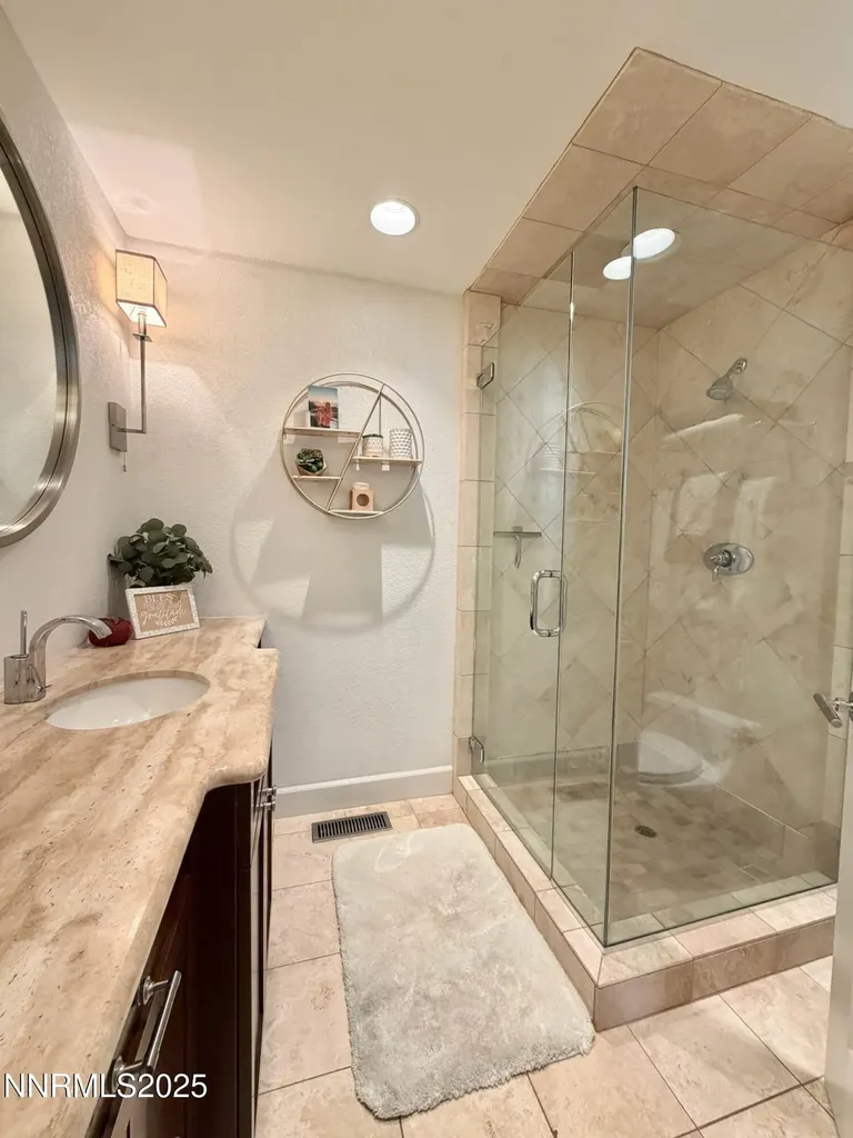 5012 Lakeridge Reno NV 89509