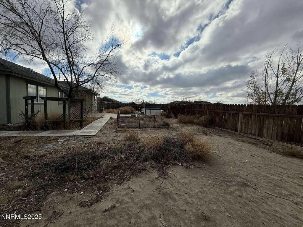 5212 Toyon Fallon NV 89406