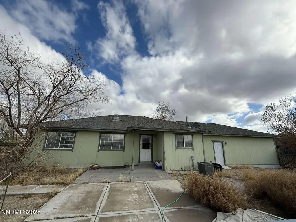 5212 Toyon Fallon NV 89406
