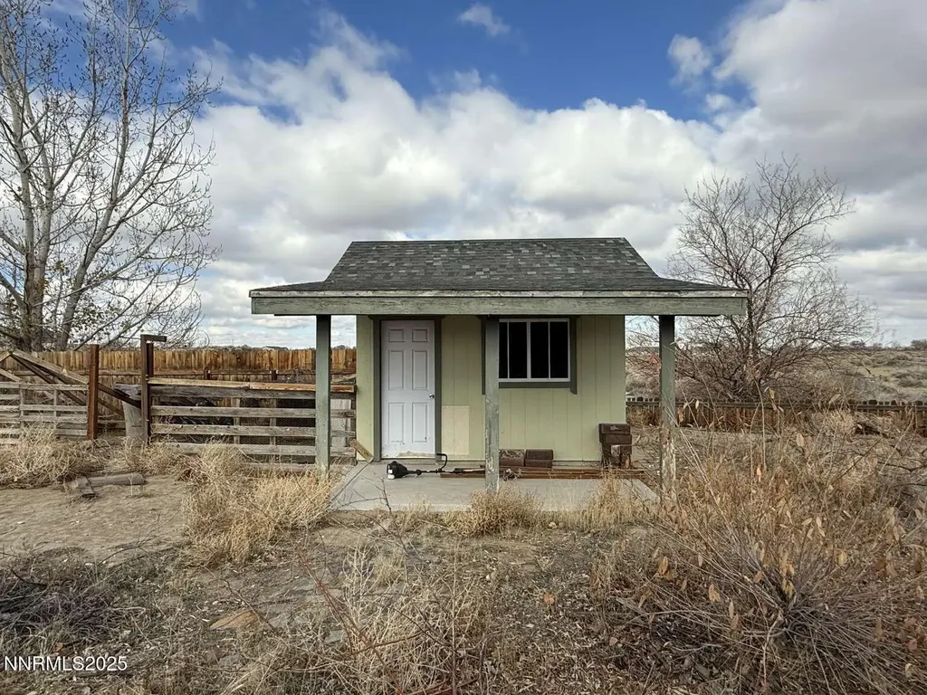 5212 Toyon Fallon NV 89406
