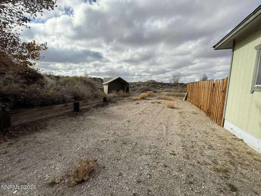 5212 Toyon Fallon NV 89406