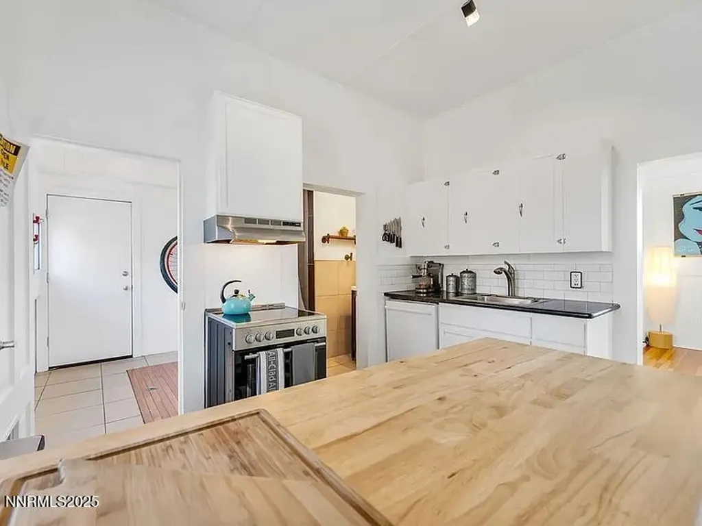 768 Holcomb Reno NV 89502