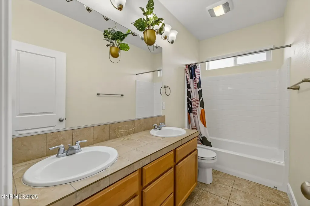 1226 Lasso Gardnerville NV 89410