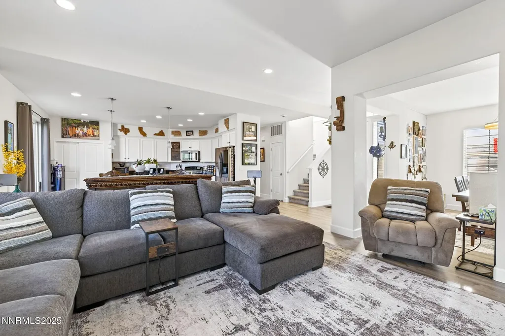 1226 Lasso Gardnerville NV 89410
