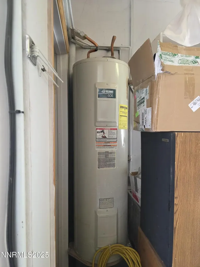 215 Cedar Hawthorne NV 89415