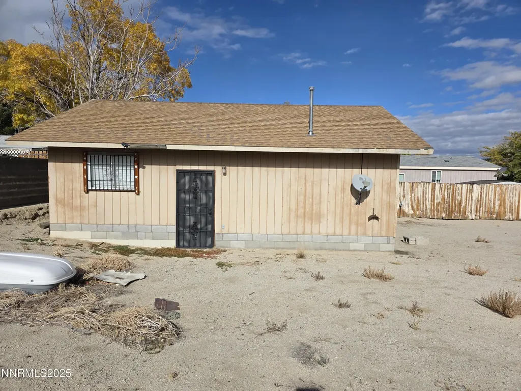 215 Cedar Hawthorne NV 89415