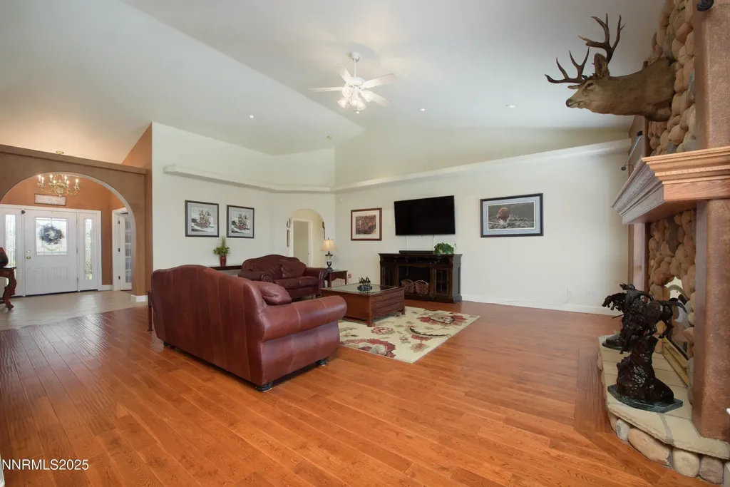 1572 Sawmill Gardnerville NV 89410