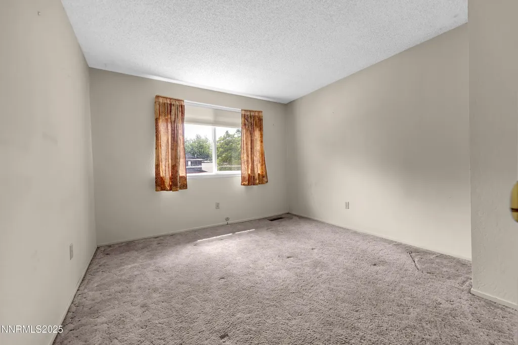 3252 Holman Sparks NV 89431