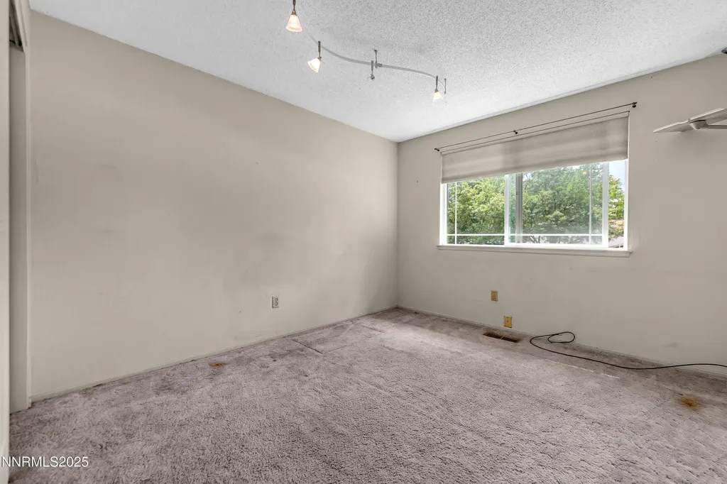 3252 Holman Sparks NV 89431