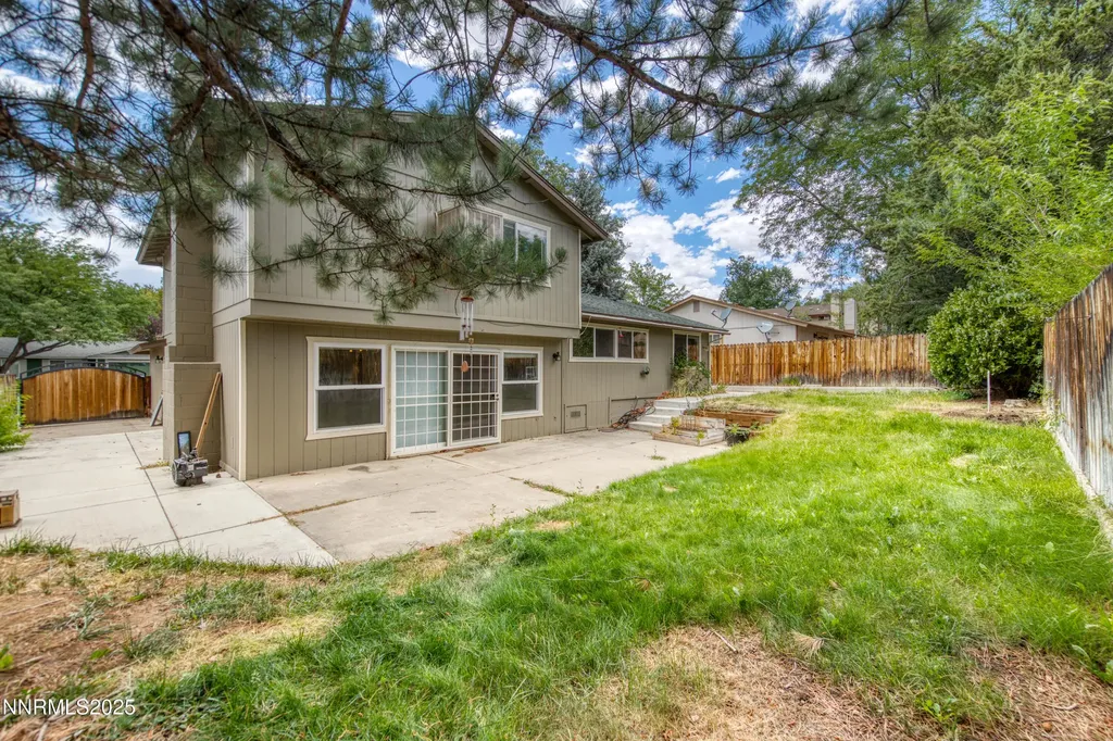 3252 Holman Sparks NV 89431