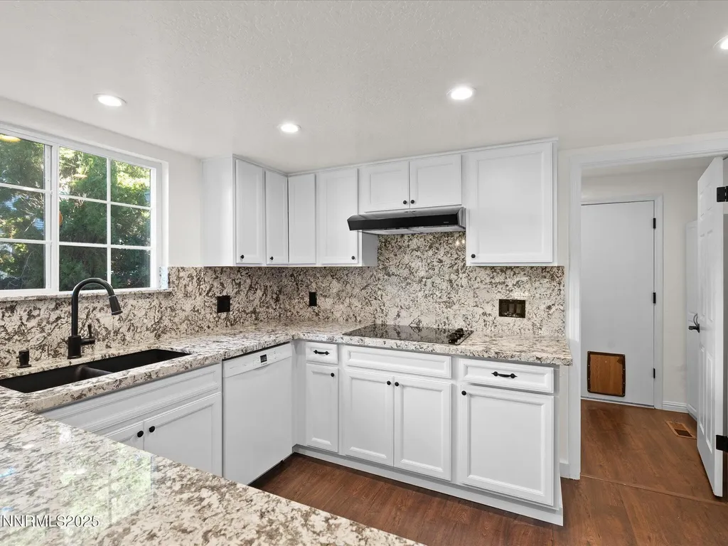 1645 Hanover Reno NV 89523