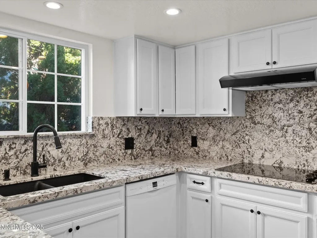 1645 Hanover Reno NV 89523