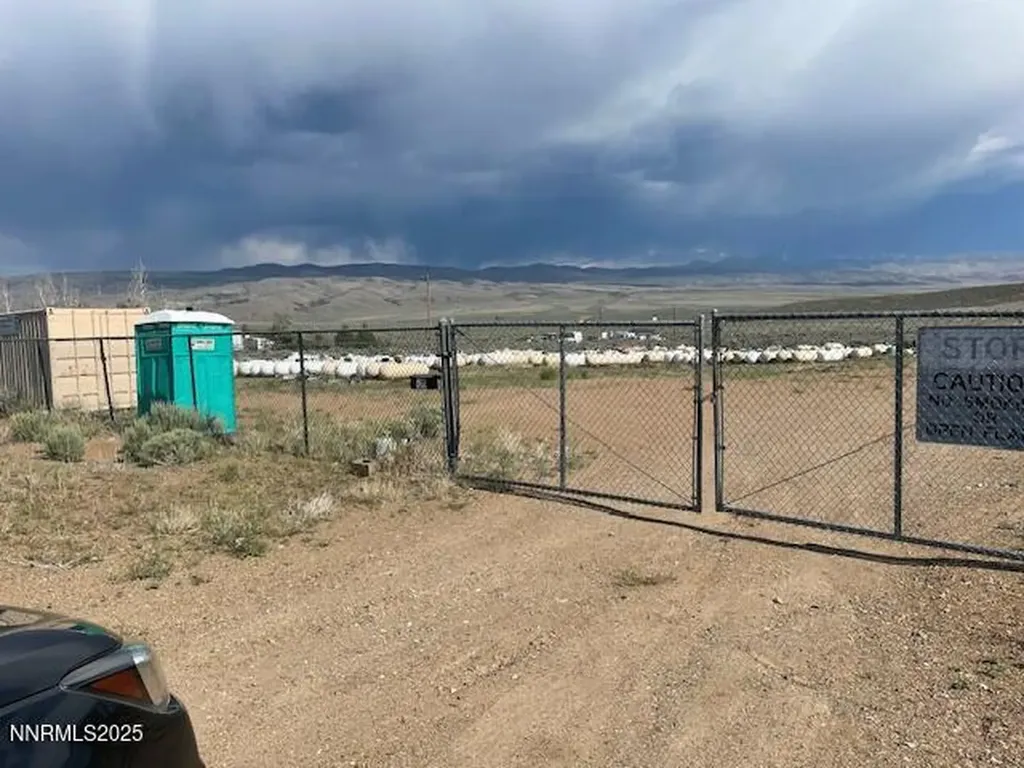 4249 Nv 208 Wellington NV 89444