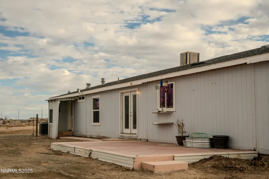 3250 4th Silver Springs NV 89429