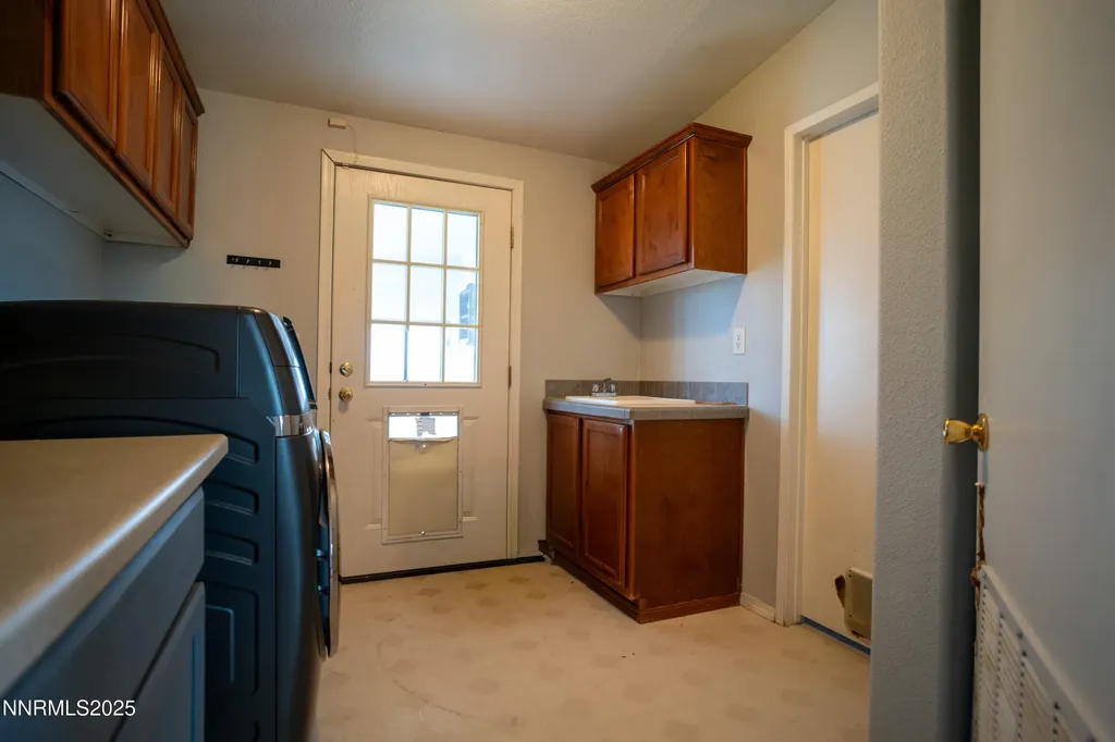 3250 4th Silver Springs NV 89429