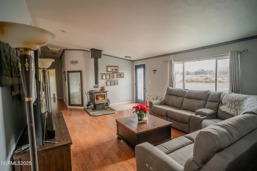 3250 4th Silver Springs NV 89429