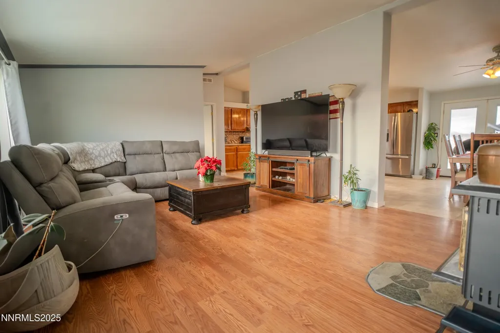 3250 4th Silver Springs NV 89429