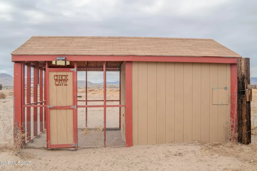 3250 4th Silver Springs NV 89429