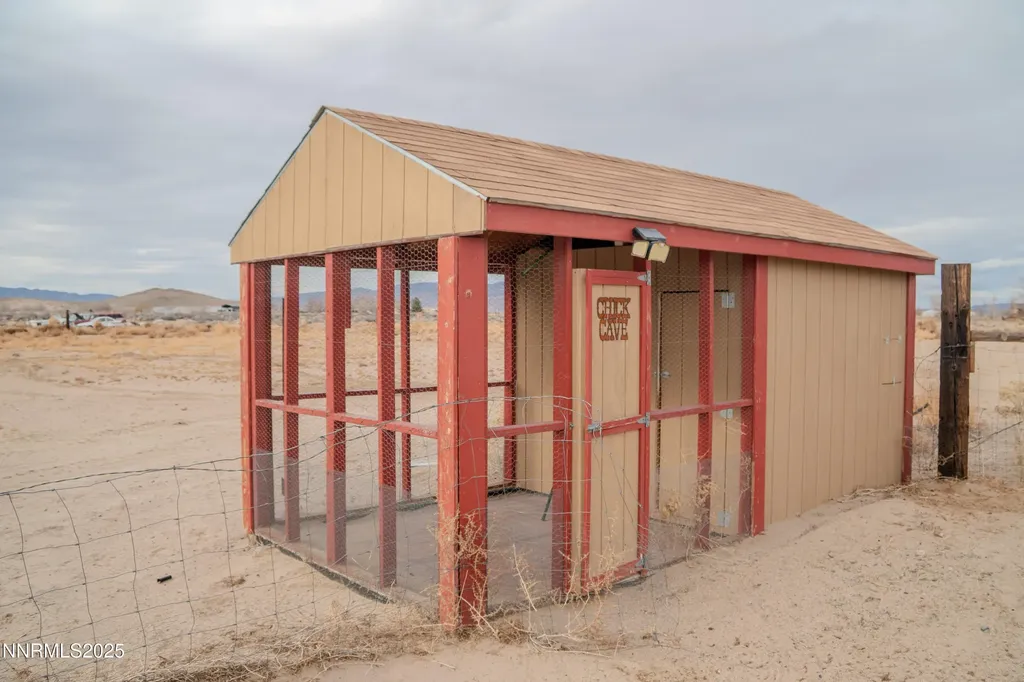 3250 4th Silver Springs NV 89429