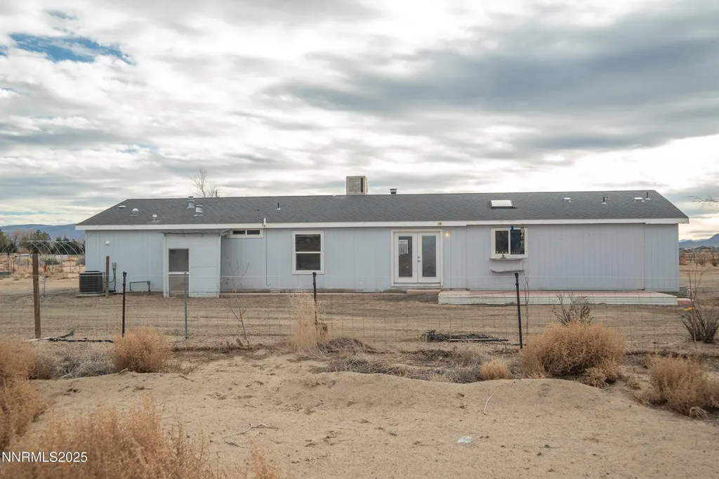 3250 4th Silver Springs NV 89429