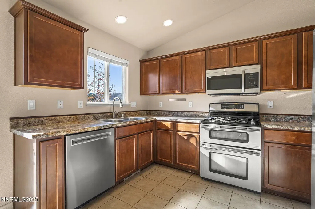 18261 Grizzly Bear Reno NV 89508