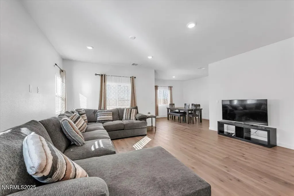 7523 Grassy Plains Reno NV 89506