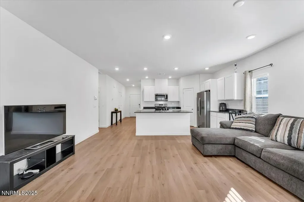 7523 Grassy Plains Reno NV 89506