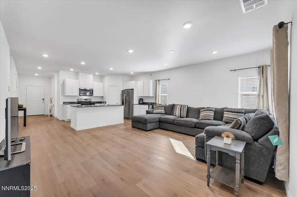 7523 Grassy Plains Reno NV 89506