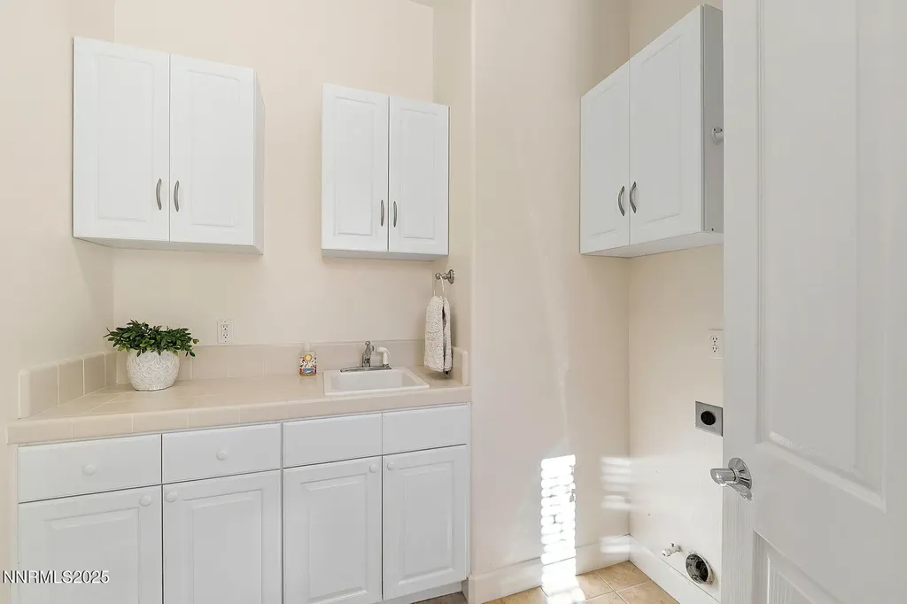9950 Burghley Reno NV 89521