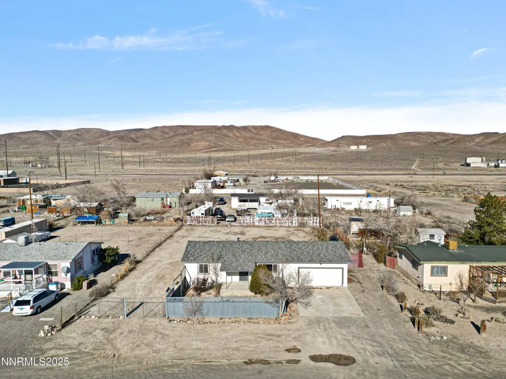 1770 Pueblo Silver Springs NV 89429