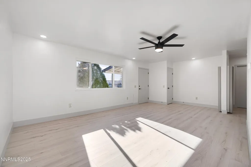 1770 Pueblo Silver Springs NV 89429