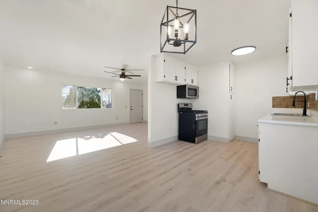 1770 Pueblo Silver Springs NV 89429