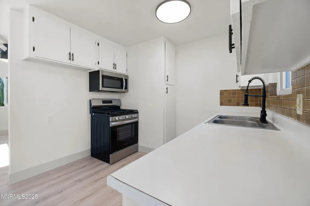 1770 Pueblo Silver Springs NV 89429