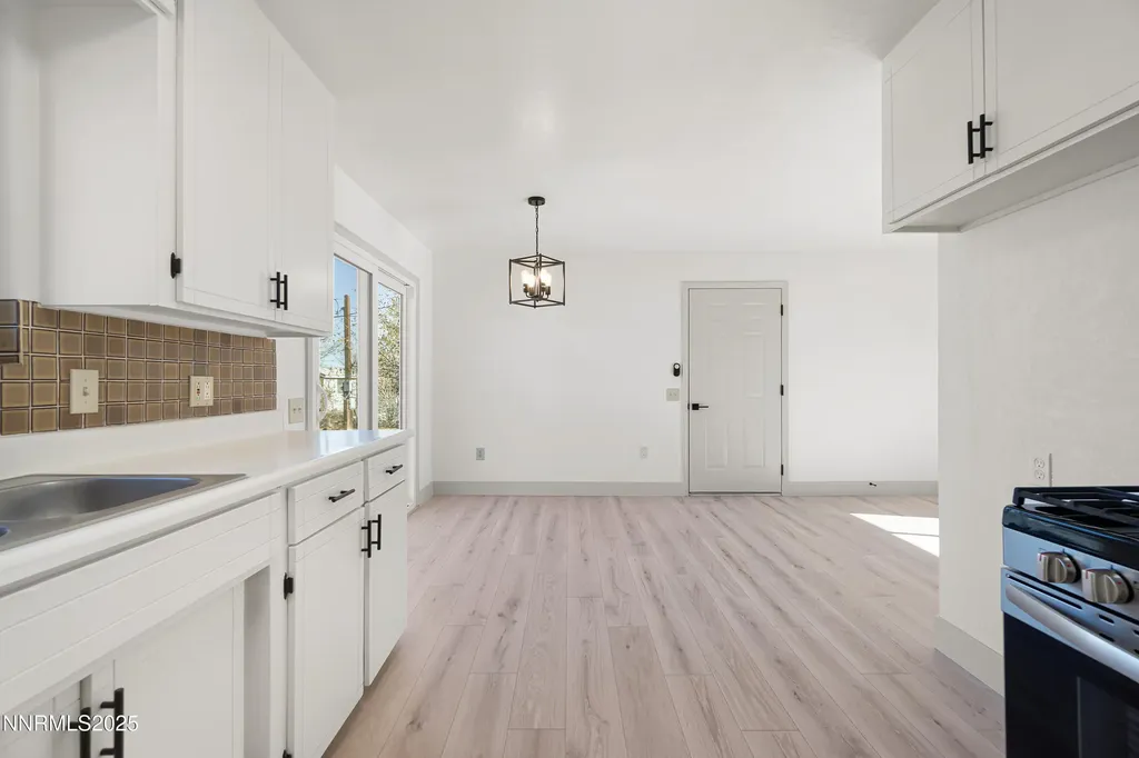 1770 Pueblo Silver Springs NV 89429