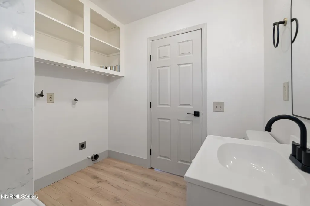 1770 Pueblo Silver Springs NV 89429