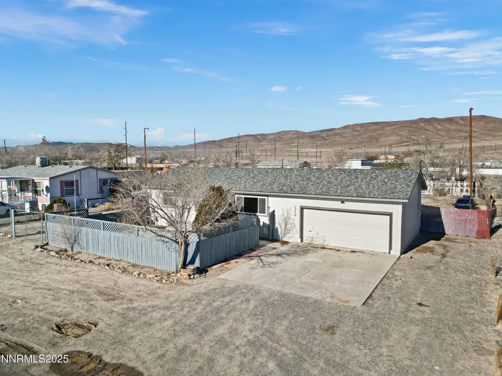 1770 Pueblo Silver Springs NV 89429