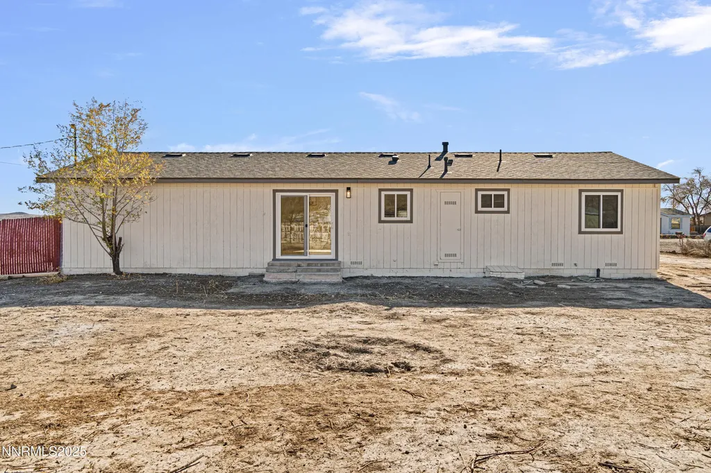 1770 Pueblo Silver Springs NV 89429