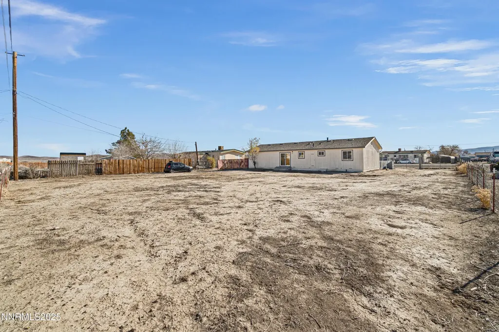 1770 Pueblo Silver Springs NV 89429